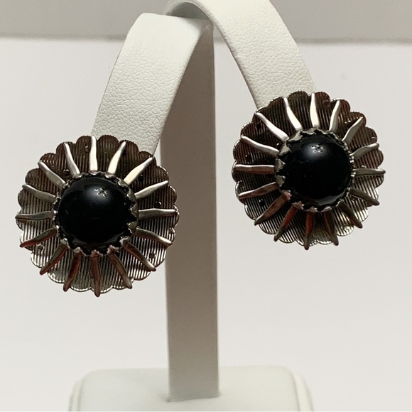 Sarah Coventry vintage southwest concho style clip on earrings - Picture 7 of 10